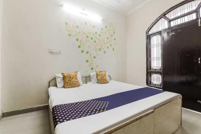 Oyo Radhe Krishna Marriage Hall 3* Lucknow